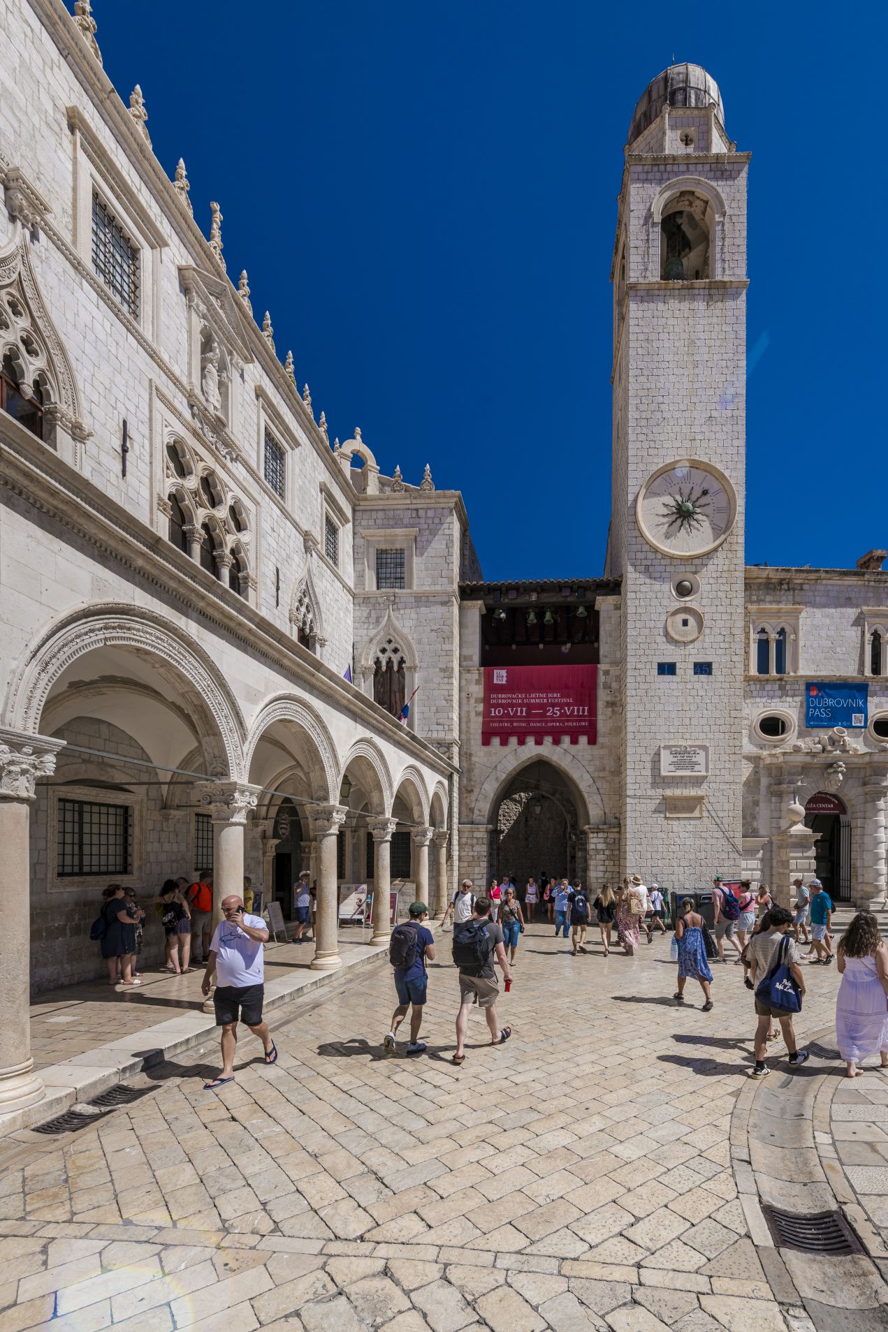 Luža i Gradski zvonik 